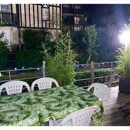 Cabourg, Plain Pied Avec Terrasse Acces Direct A La Apartment