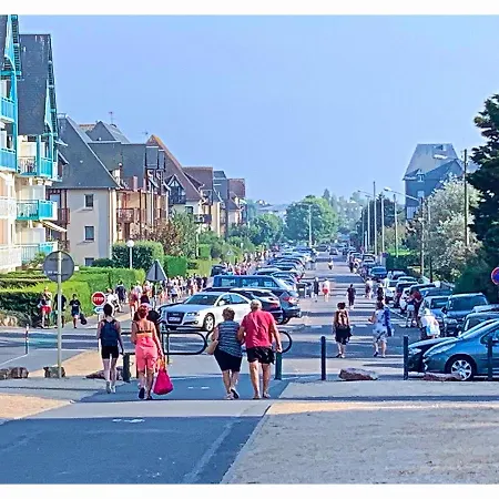 Cabourg, Plain Pied Avec Terrasse Acces Direct A La Apartman Cabourg